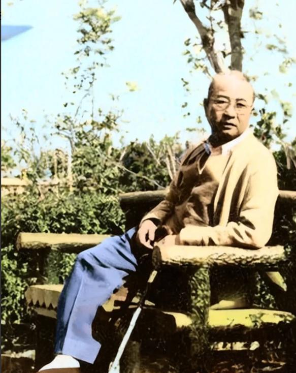 1961年2月，病重的陈赓大将在上海丁香花园留下人生最后影像。照片中，这位曾叱咤