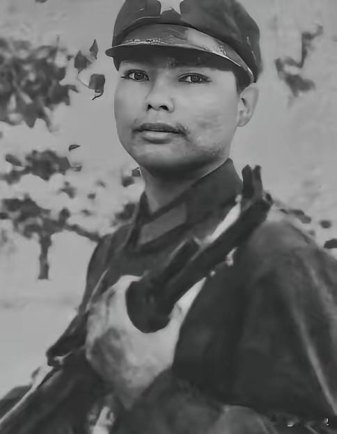 1979年，在攻打78号高地时，19岁小战士岩龙打仗时消失，打完了后却又出现了，