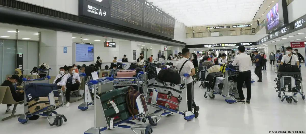 媒体：中日关系陷入紧张约50万张赴日机票被取消在高市早苗的