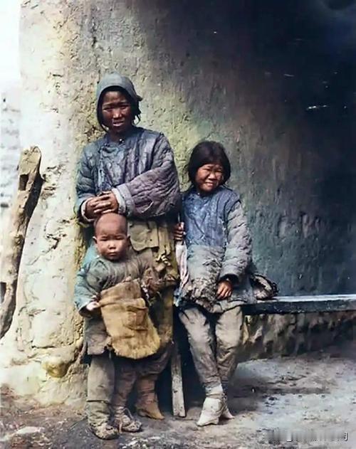 一个用屠刀剃头、用文字狱缝嘴、用闭关锁国把中原锁进黑暗的政权，居然统治了267年