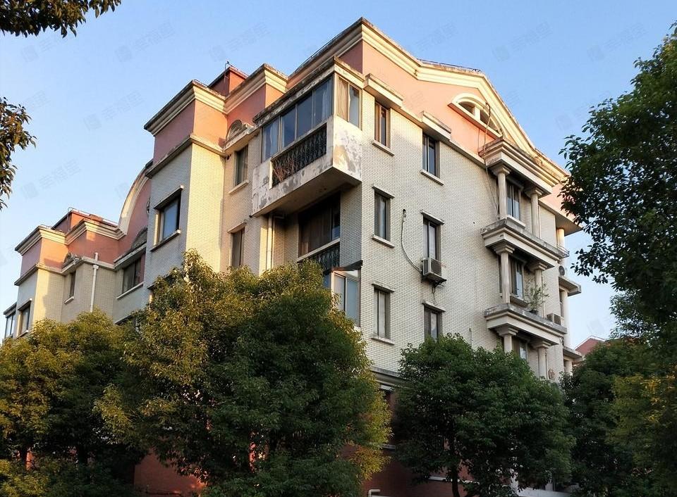 “洗房失败！”上海，女子和小自己13岁的男子结婚，说自己女儿想换更好的学校读书，