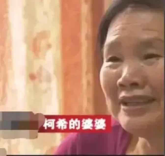 柯希怀孕五个月，查出双胞胎那天，弟弟也确诊白血病，只有她的干细胞能救。她没犹