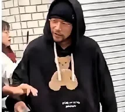 周杰伦自2022年起开始注射阿达木单抗，剂量比标准值多40%，因为他强直性脊柱炎