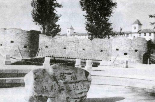 1948年5月25日，隆化巨响之后，董存瑞烈士没有留下遗体，爆炸后的现场，只找到