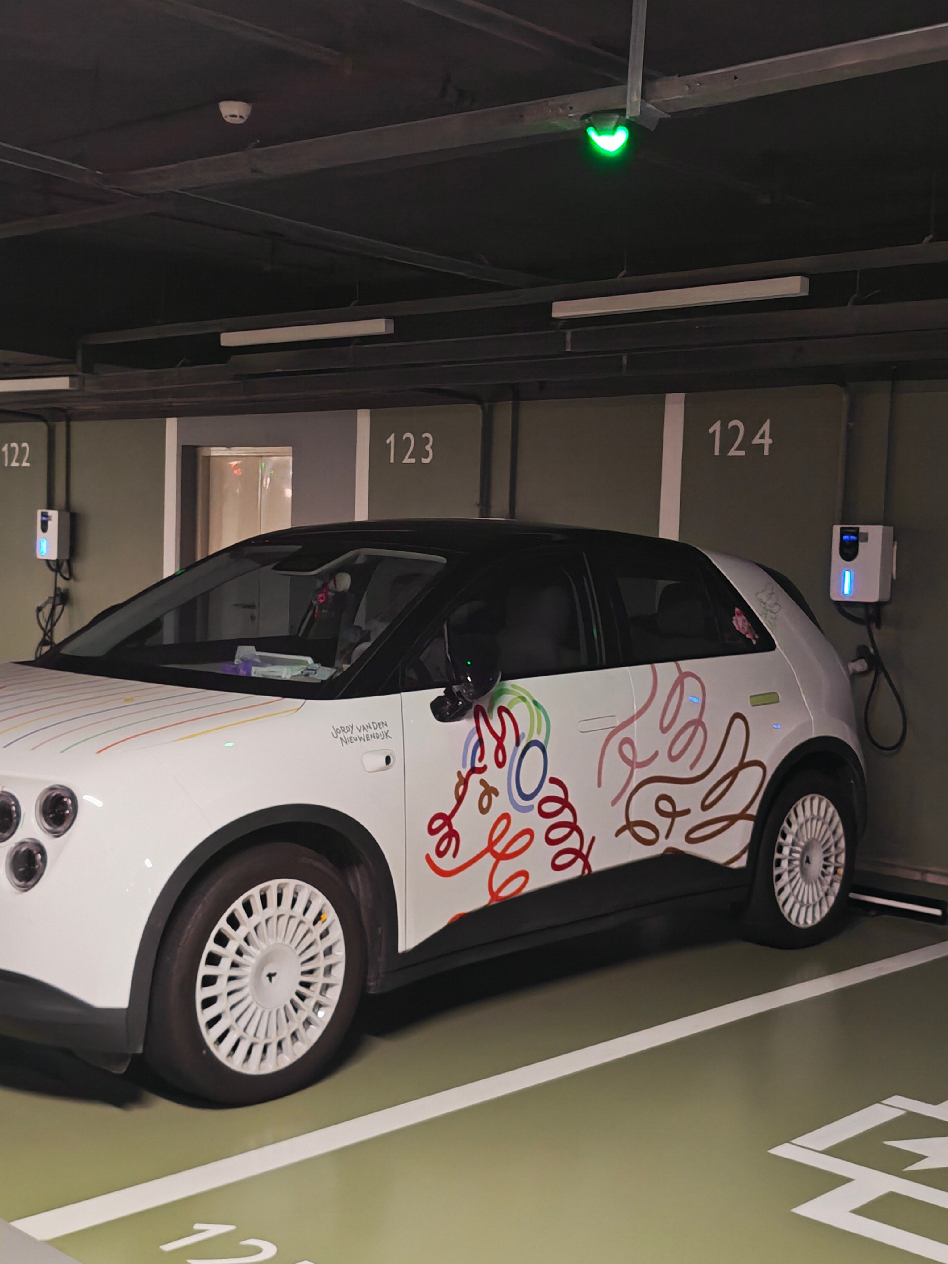 全国99台的萤火虫马年特别版竟然被我看到了，确实蛮帅蛮帅