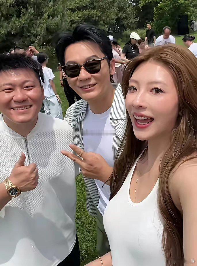 李晨妹妹太清醒！坐拥百万粉丝，低调打拼从不蹭李晨热度