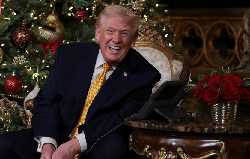 特朗普圣诞贺词是这样的圣诞前夜，特朗普在佛罗里达州的海湖庄园内，通过Trut
