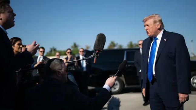 特朗普开始找“替罪羊”了！3月24日，特朗普政府官员在接受《华盛顿邮报》采访时