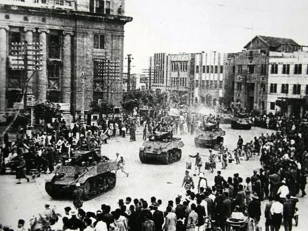 **70年代，我们知青下乡的大队，有个大爷，人很精瘦，身上疤痕累累。他十几岁当兵