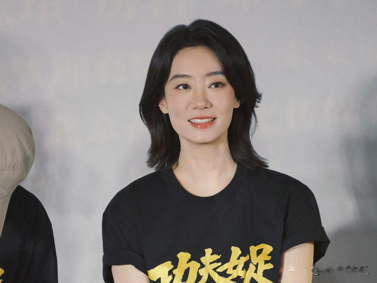 说实话这一次张小斐团队太老实了本来大家都安安静静地就挺好，但是迪丽热巴这边疯