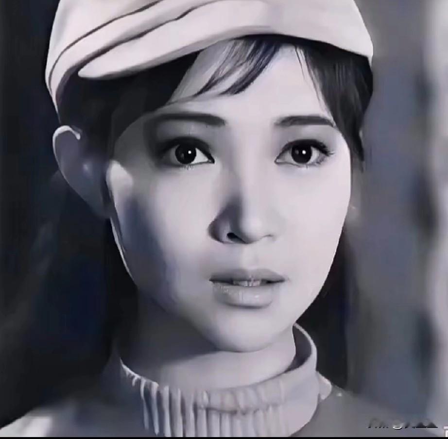 还有人记得她吗？她，1947年3月13日出生于中国上海，祖籍江苏苏州。华语影