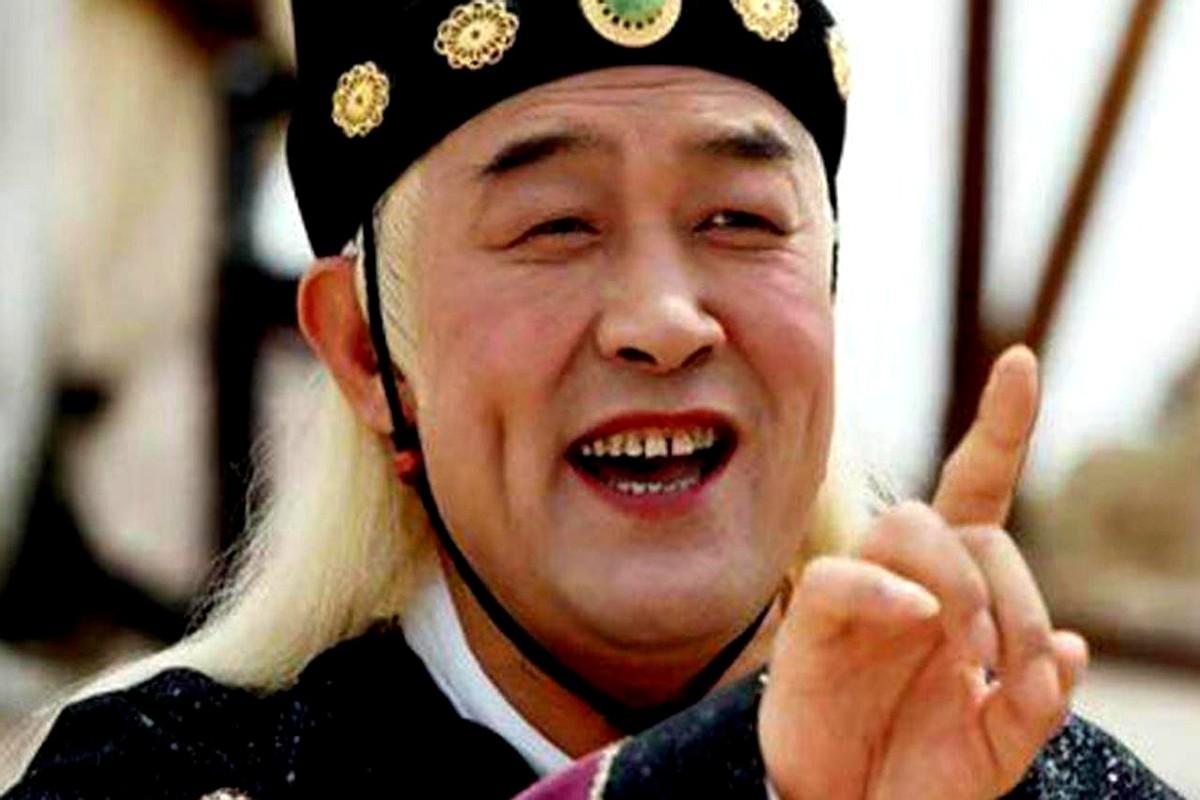 公元722年，40万安南人造反，唐玄宗要派兵镇压，可满朝文武没有一个人应战，唐玄