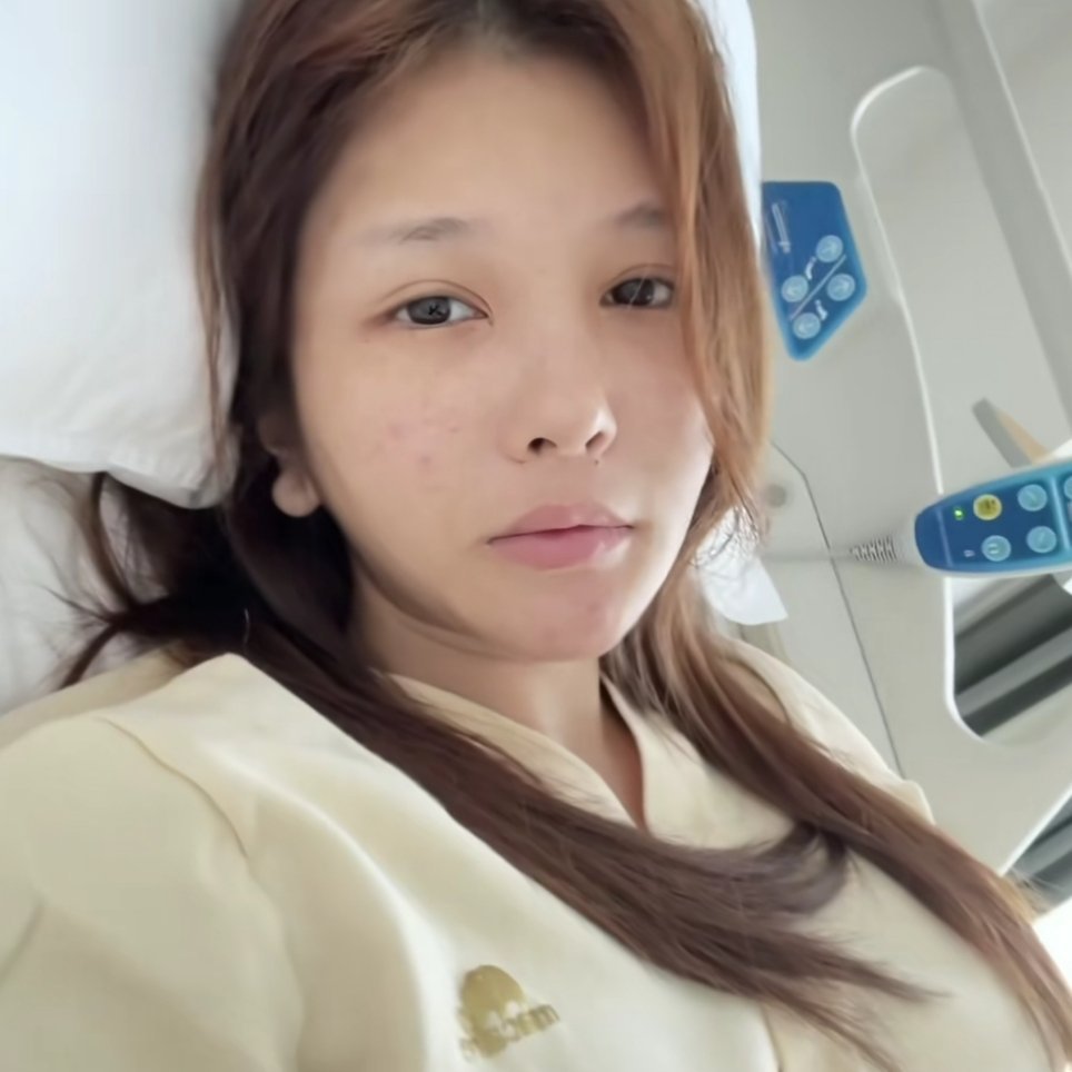 何婧婧流产第一次刷到她还是公布自己怀孕了的喜讯结果谁都没想到会毫无预兆地失去小