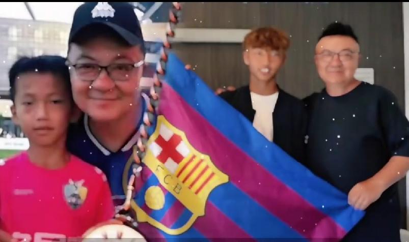 董路，极其罕见地为同一名留洋小将同一场足球比赛，从半夜三更到凌晨时分，连发3条视