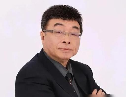 台湾地区知名评论员邱毅：“倘若中国人民解放军踏上中国台湾的土地，中国台湾军队极有