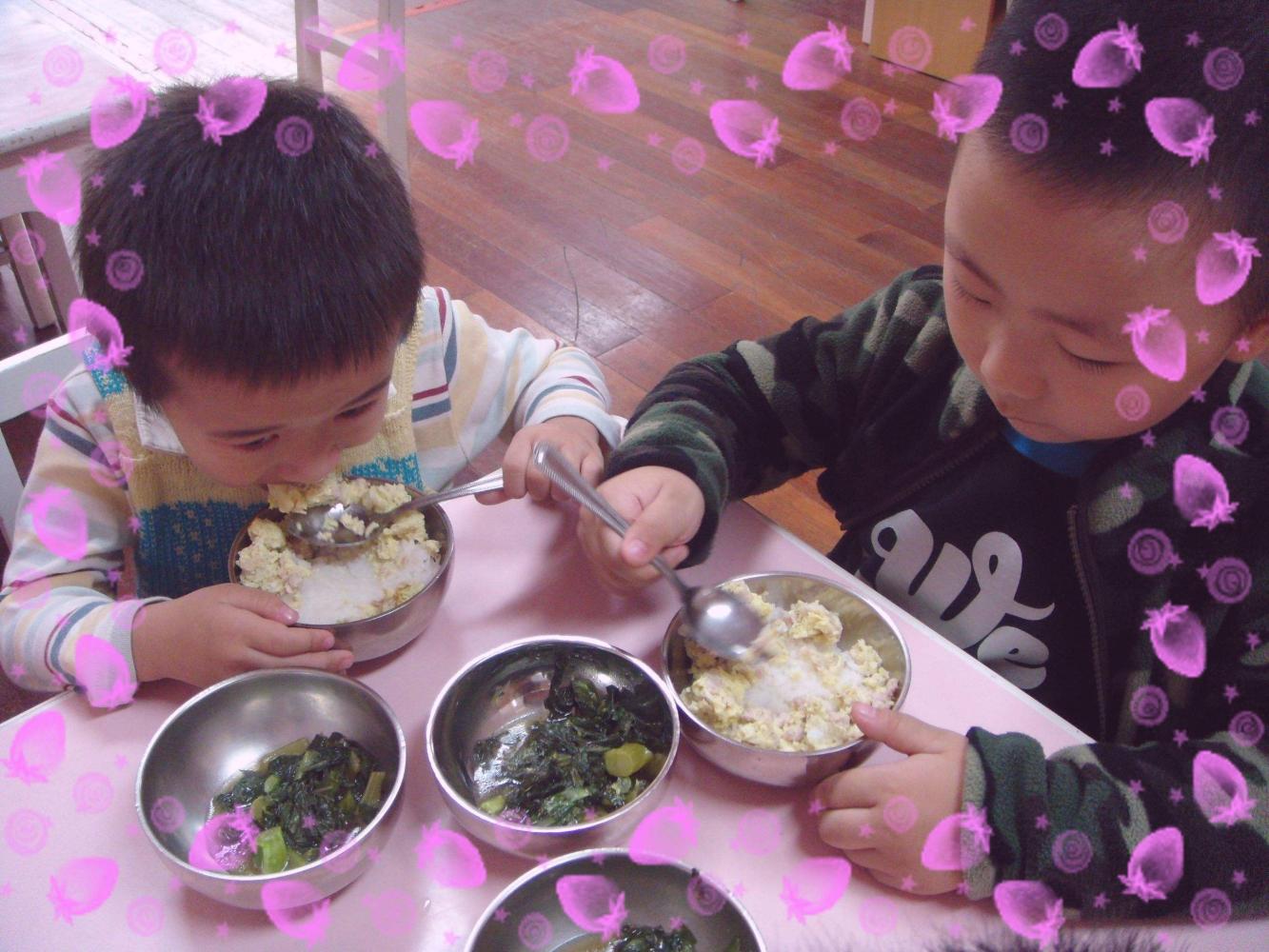 幼儿园要求孩子交1000元生活费, 看到老师发的照片后, 家长们怒了