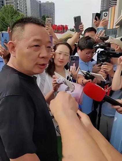 中介叫价9万包进胖东来,刚刷到一条消息，胖东来郑州店连正式招聘公告都还没发，中介