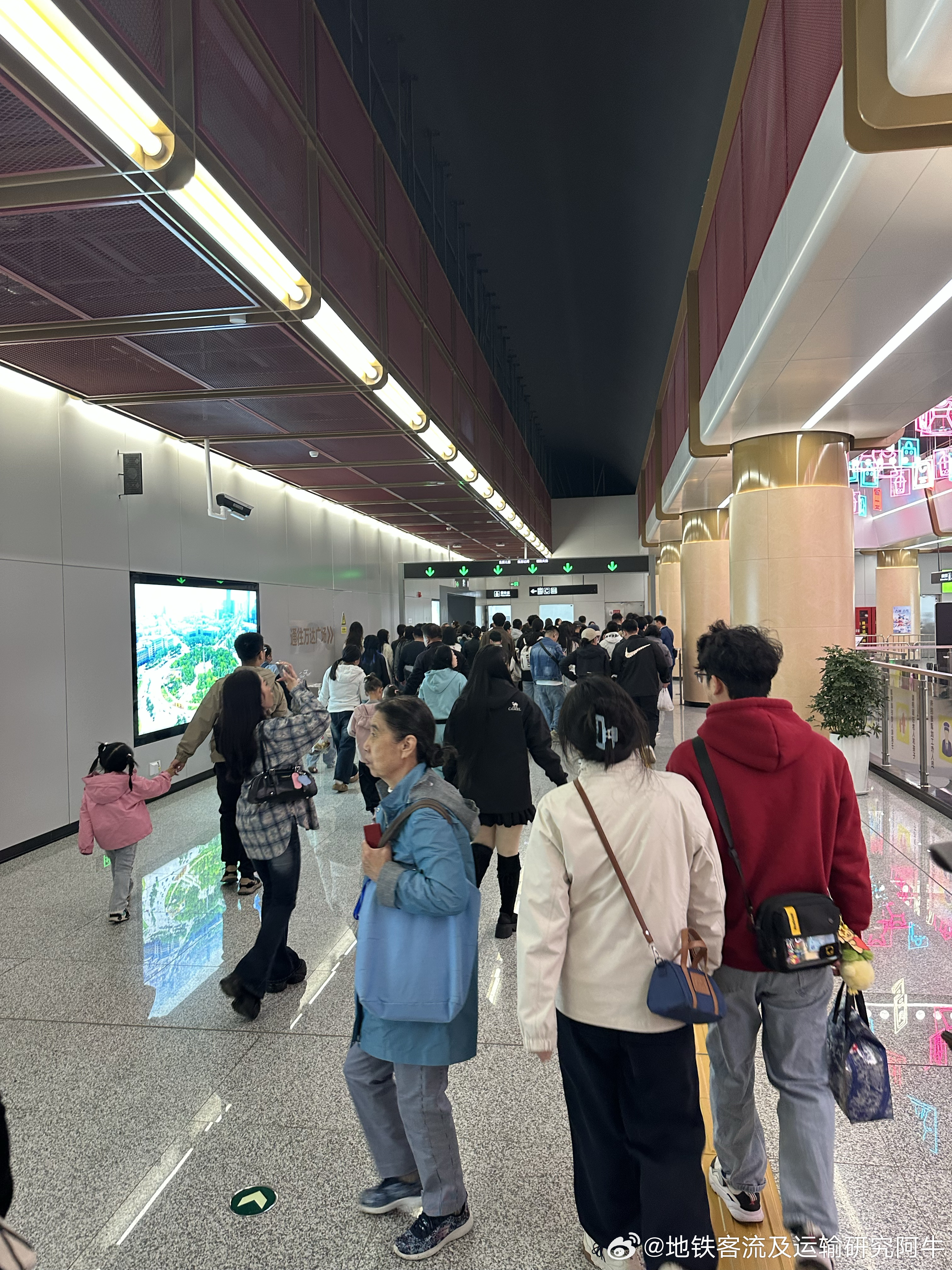 长春轨道交通【长春地铁5号线首个休息日】网友：2026.10.1（周四，国庆