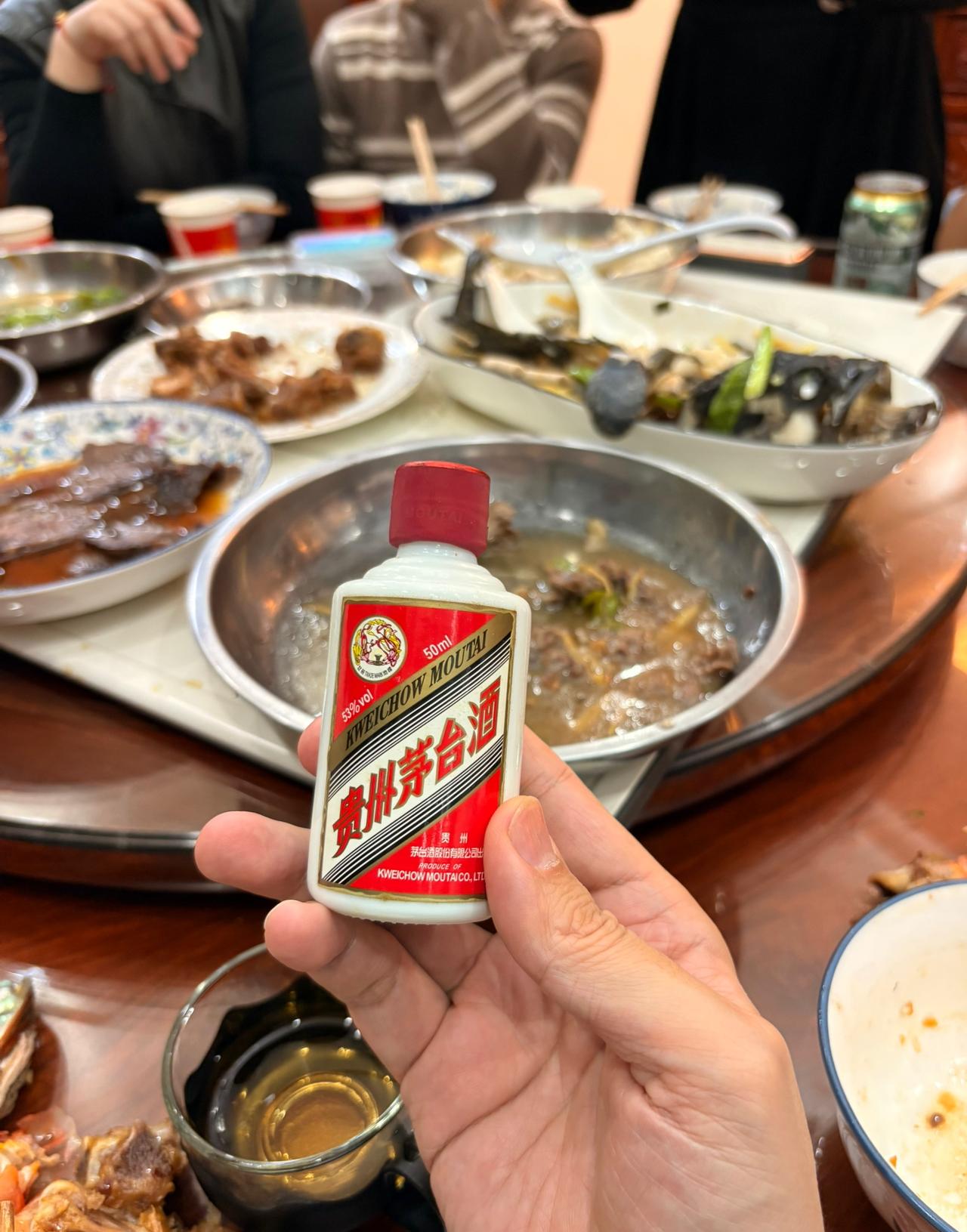 从茅台1499元上i茅台，很多人抢不到这个事实，说明有钱人比我们想象的多。