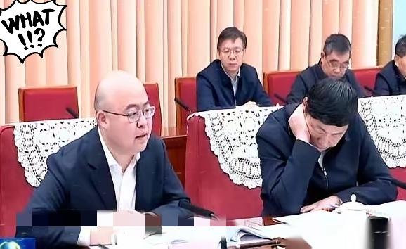 昨天看新闻，一个画面把我给看愣了。中南海的会场里，一圈大佬中间，坐着一张198