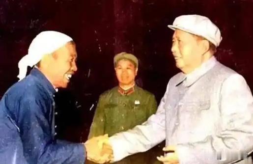 1980年，陈永贵卸下职务，动身前去向华国锋道别，不由得感慨：除了毛主席，还有谁