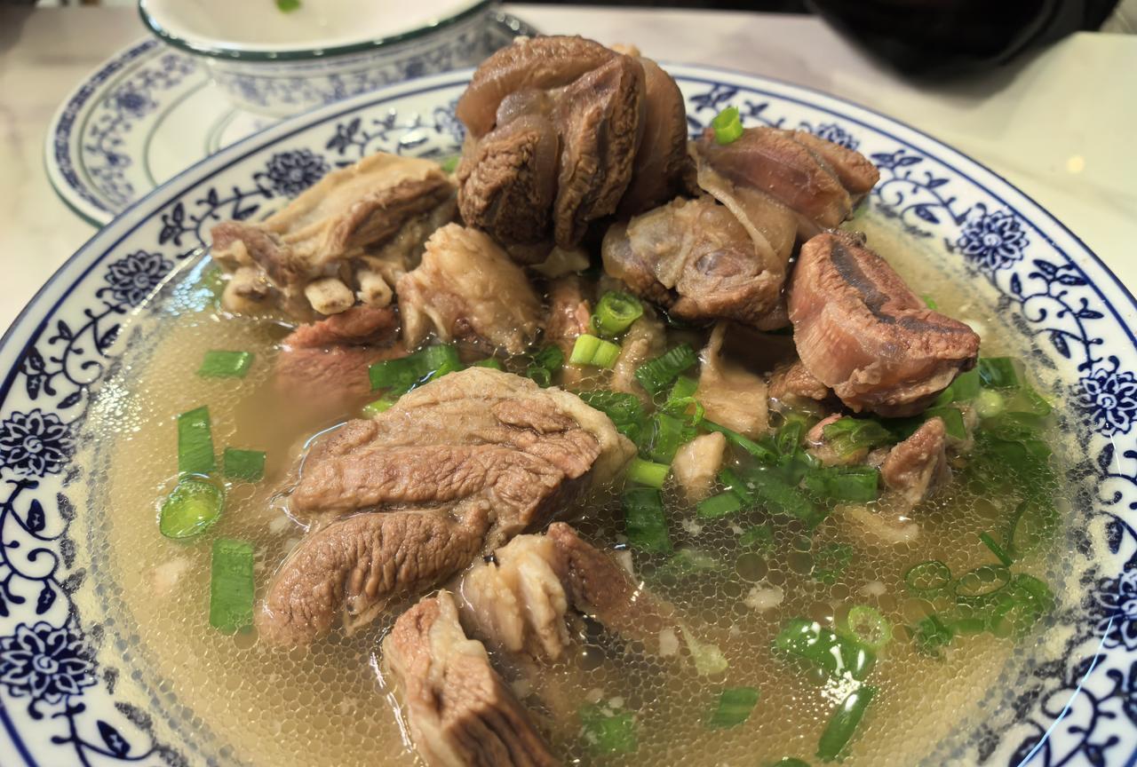 阿拉善的味道，羊肉汤鲜美#阿拉善骆驼##阿拉善味道#