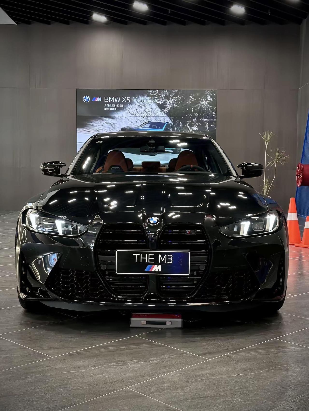 M3四驱黑橙配色。宝马M3Mpower