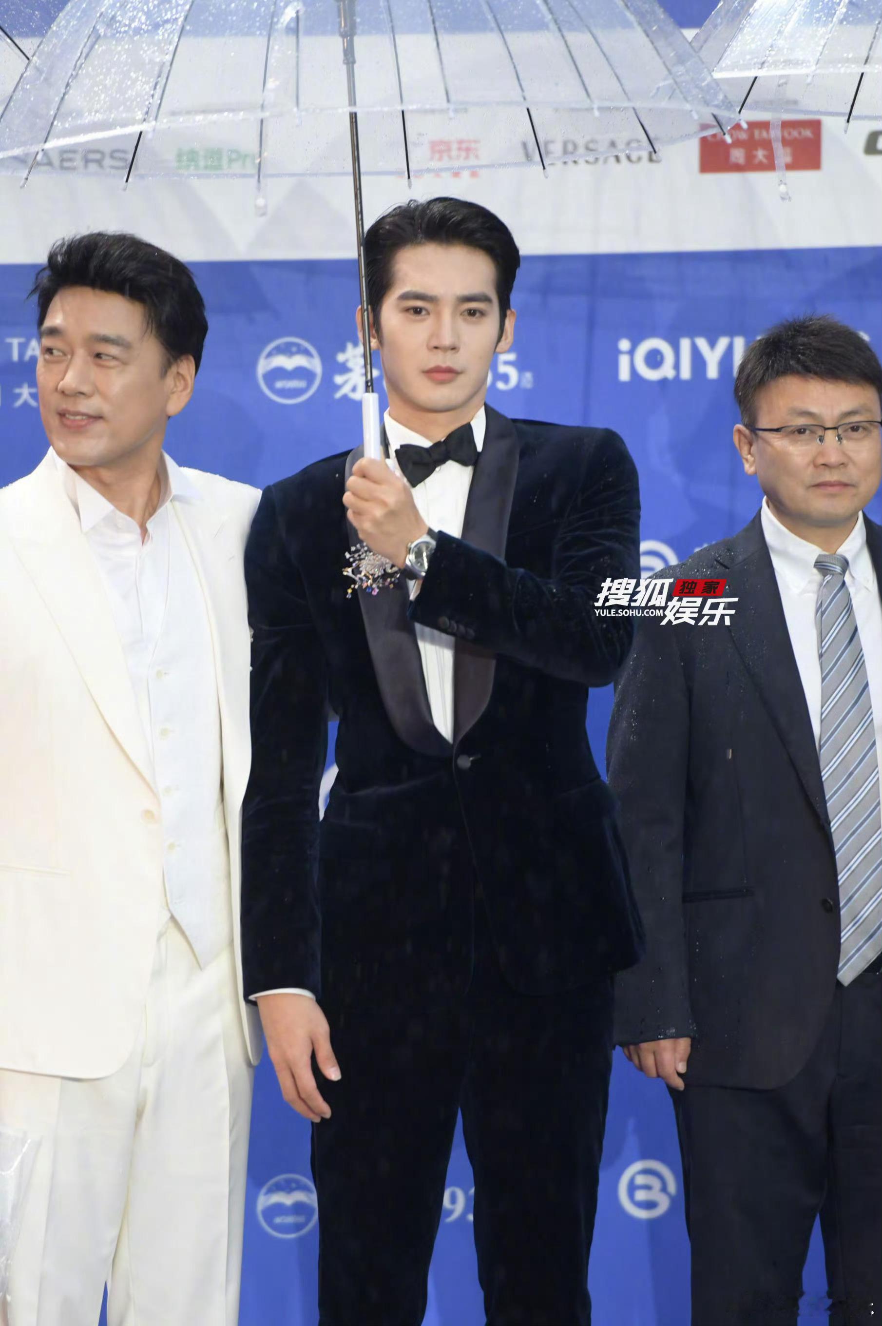 于适王耀庆北影节红毯同框于适yosh于适、王耀庆北影节同框亮相。于是我们产生