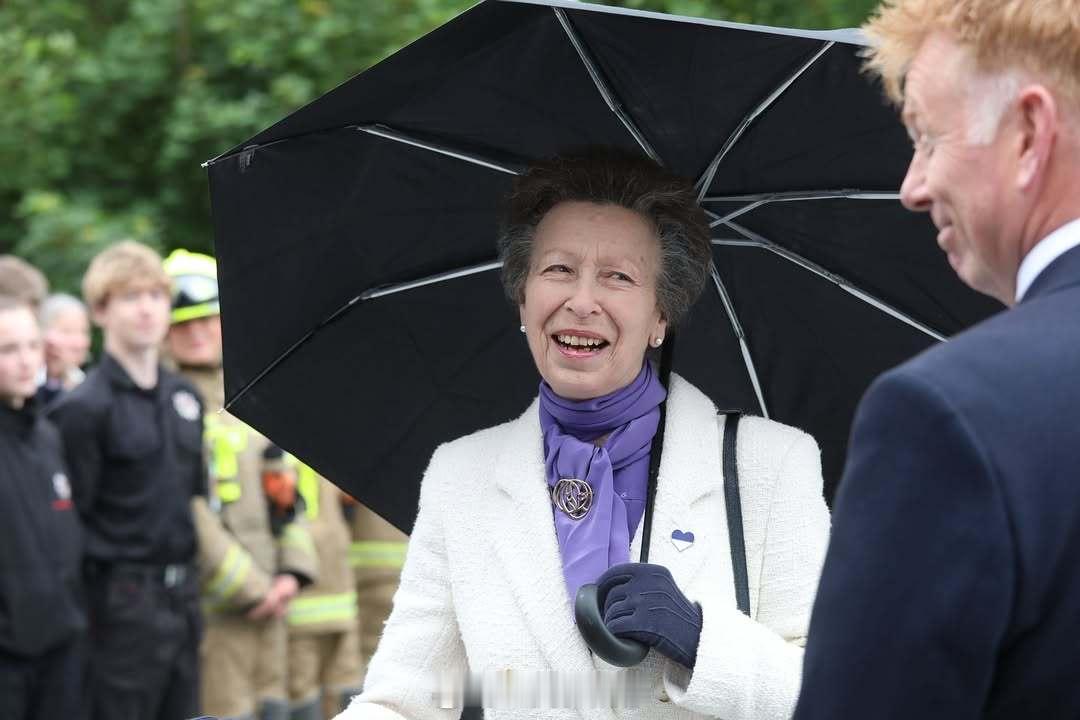 英国王室2025年6月24日，安妮长公主在苏格兰埃尔金的戈登斯敦学校
