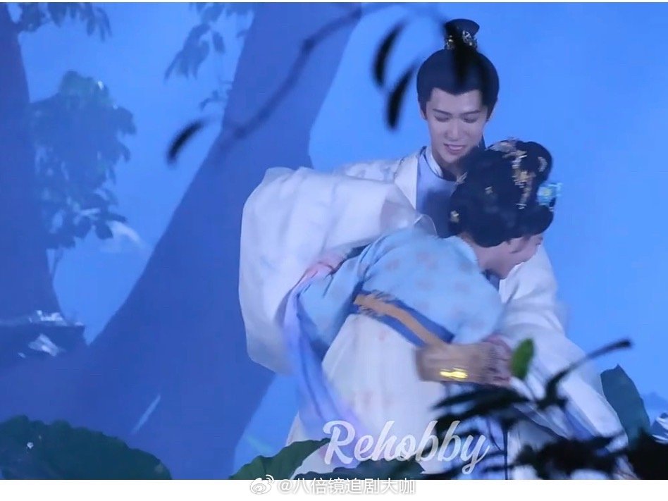 孟子义李昀锐尚公主抓萤火虫就是说孟子义和李昀锐这是没把咱们当外人呐,昀牵孟绕在