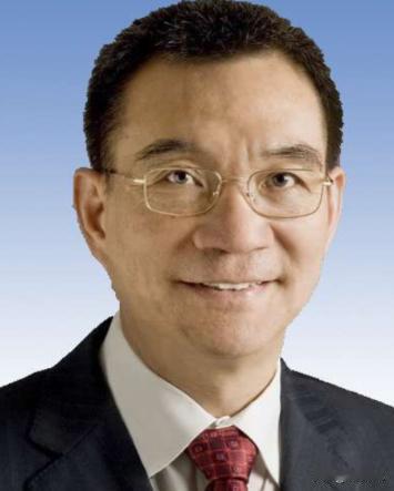 1979年，一名台湾连长冒死游泳横渡台湾海峡回到了大陆，让人意外的是，他的妻子在