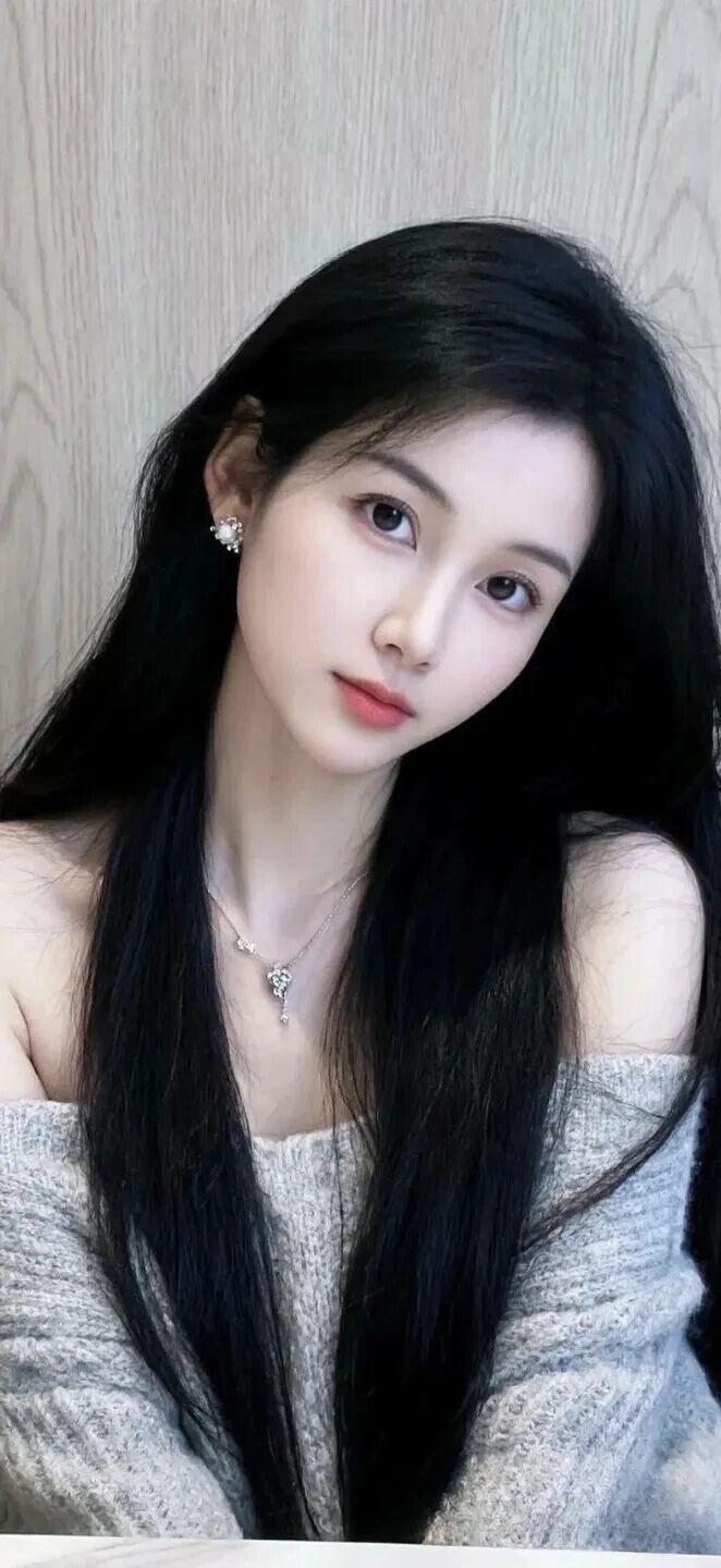 有哪些美女让人过目难忘？这是亭亭玉立楚楚动人胖胖过目难忘的女生吗？