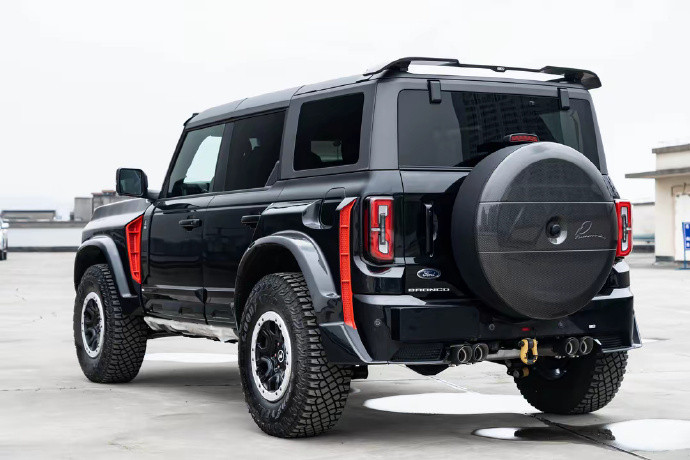 LUMMAGT35捍卫者，比路虎卫士霸气。