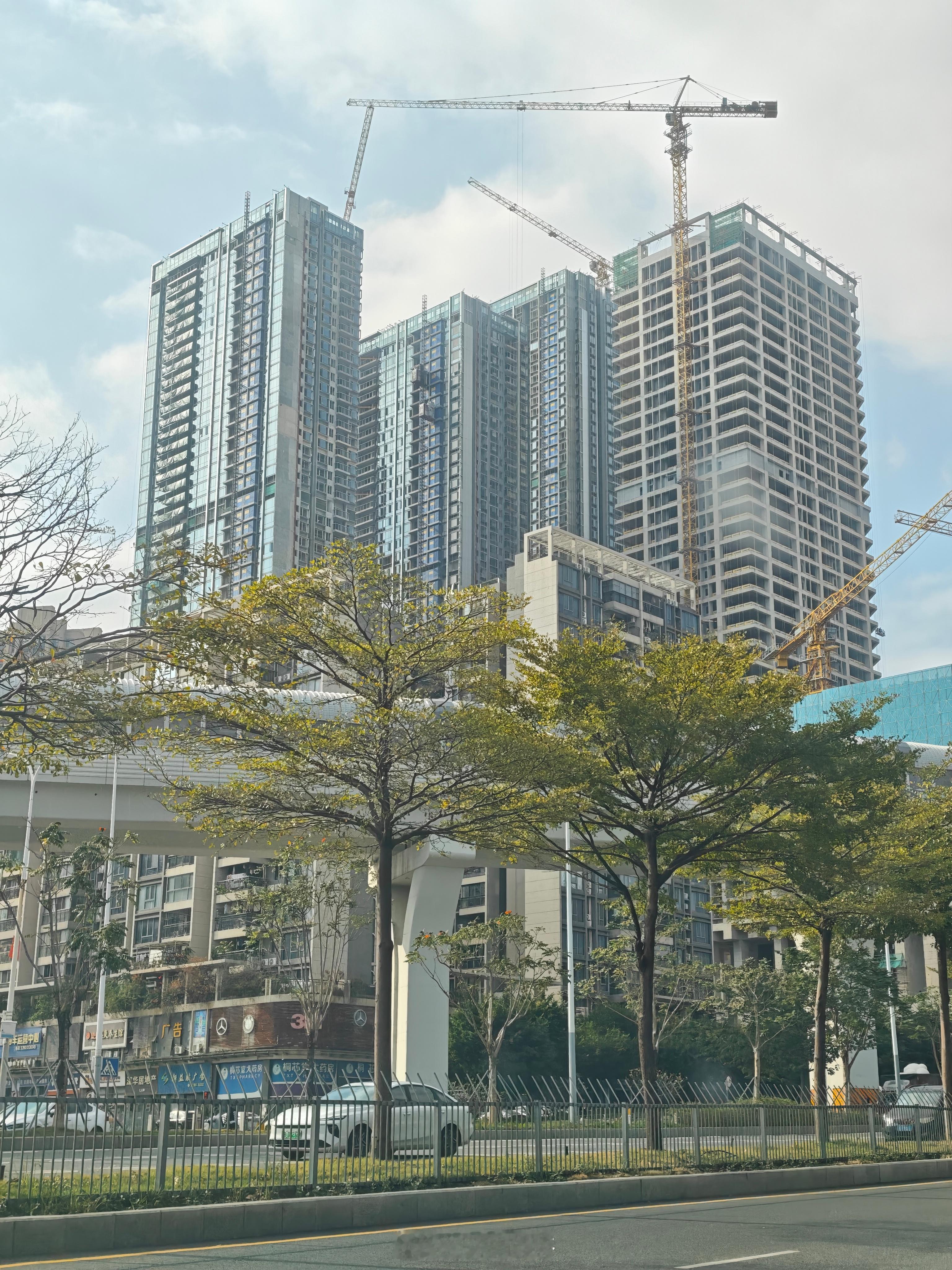 龙华塘城，就在金茂府对面，这块地人才安居+深业+万科+特区建工都有份。54-64