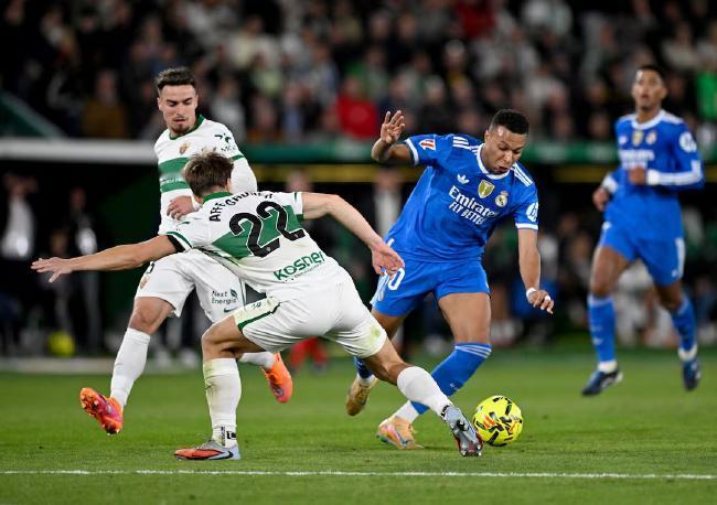 皇马爆5倍冷平足彩派奖头奖26注80.5万元北京时间11月24日，足彩第25