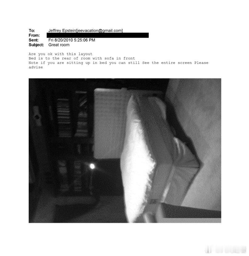 爱泼斯坦案秘密照片曝光2010年8月的一封电子邮件显示，某位身份不明的人向杰弗里