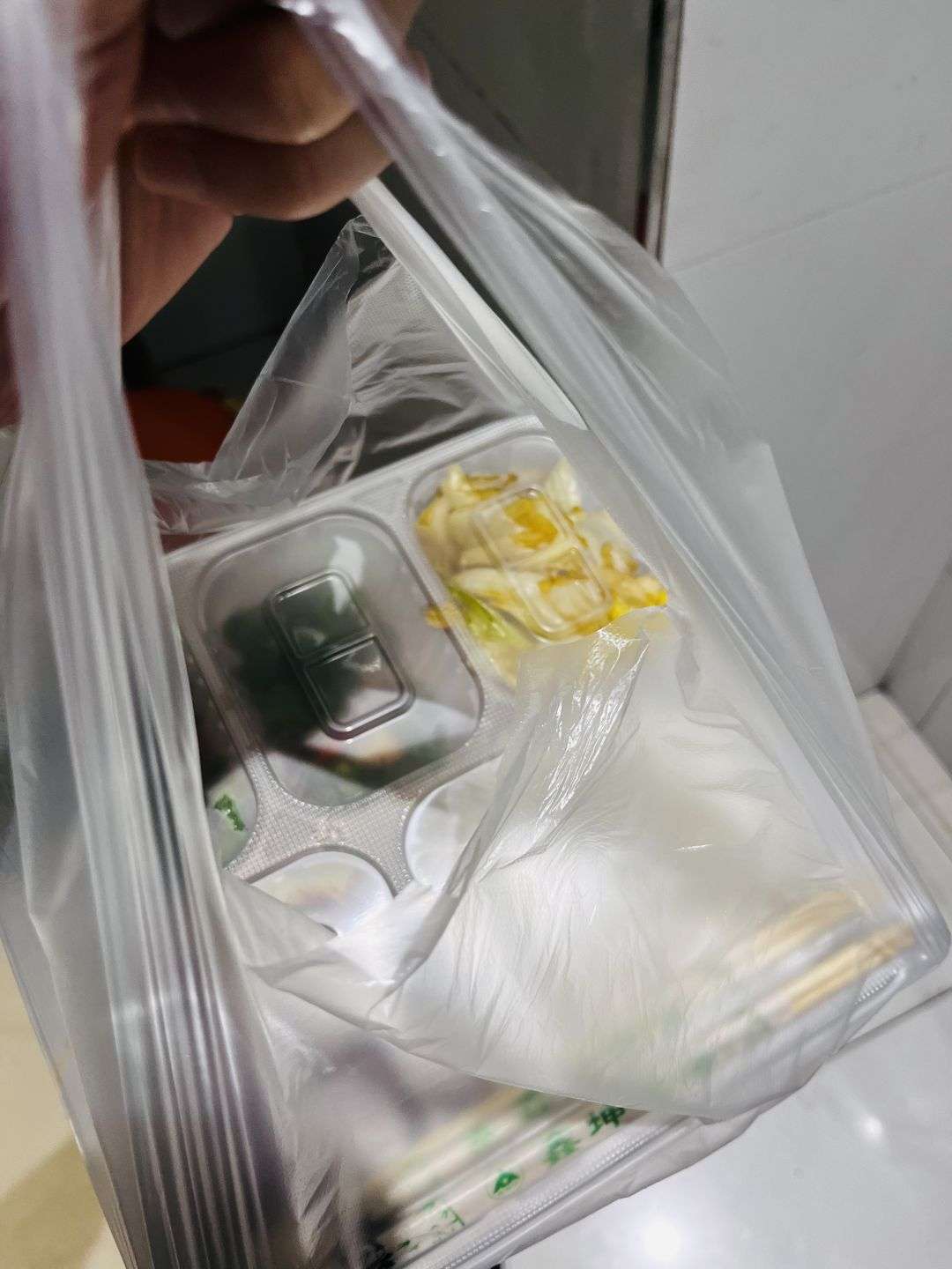 刚进职场，给领导带饭，该不该问他要饭钱？