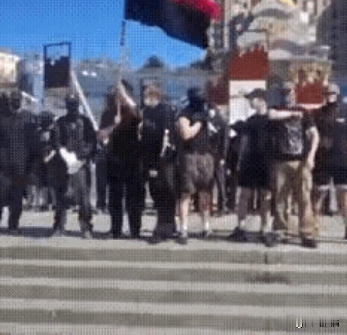 乌克兰首都基辅近期爆发大规模集会游行这次上街闹事的人员，没有把不满对准别国，