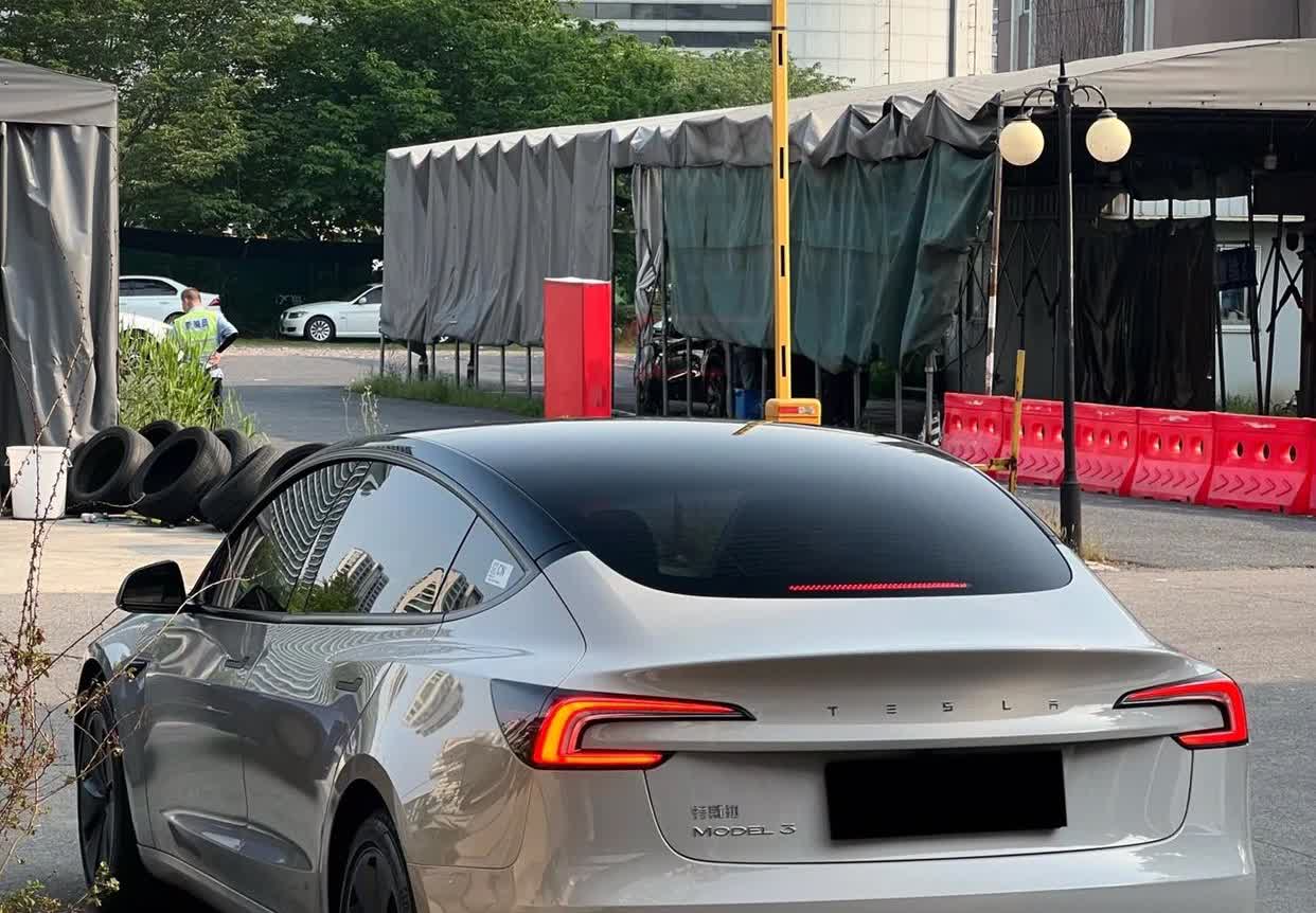 其实，我一直想不明白？就是那些花20多万买新能源车的人，为何还在乎省不省