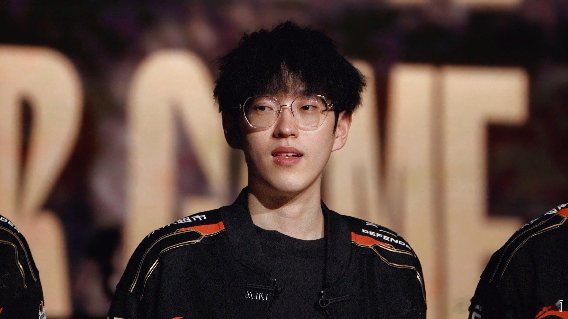 网友：我一直想不明白scout到底对不起lpl什么？都是合同到期了想走发现有商务