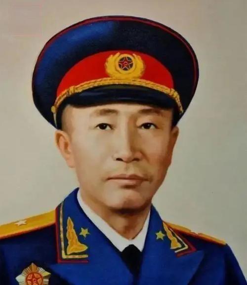 1955年大授衔，彭德怀看完拟定名单，把茶杯往桌上一墩，对毛主席说：＂解方是