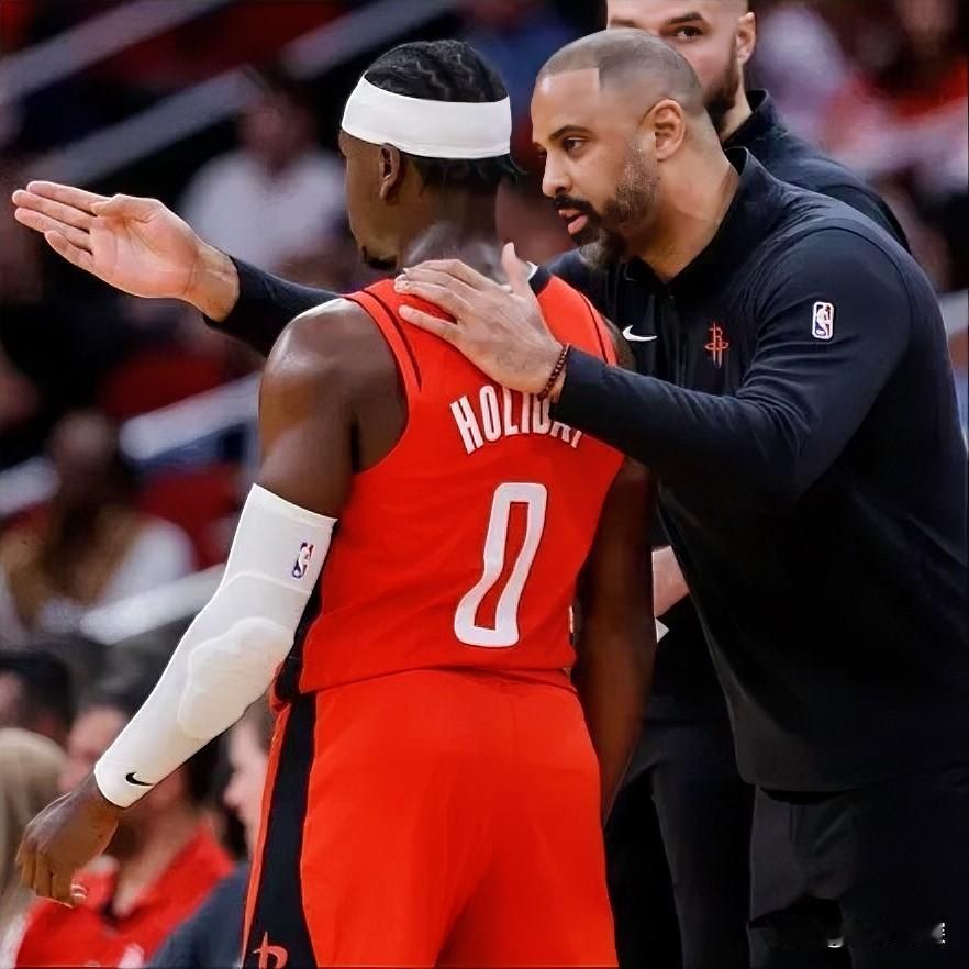 霍勒迪的爆发，救了乌度卡！火箭114-104骑士，实现5连胜！但是火箭差点在第