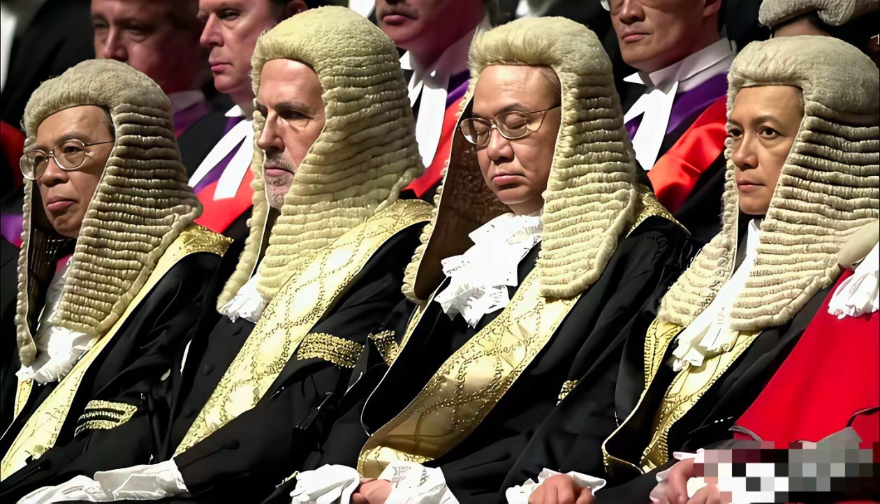 为啥他们都要带一个这样的假发？