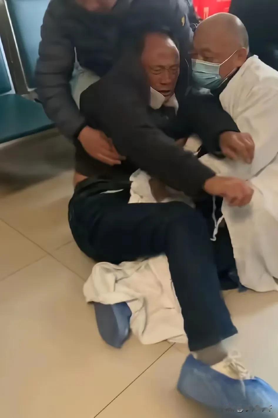 17岁的少年，给所有父母提了个醒。不是因为学业繁重，也不是因为老师严厉，而是