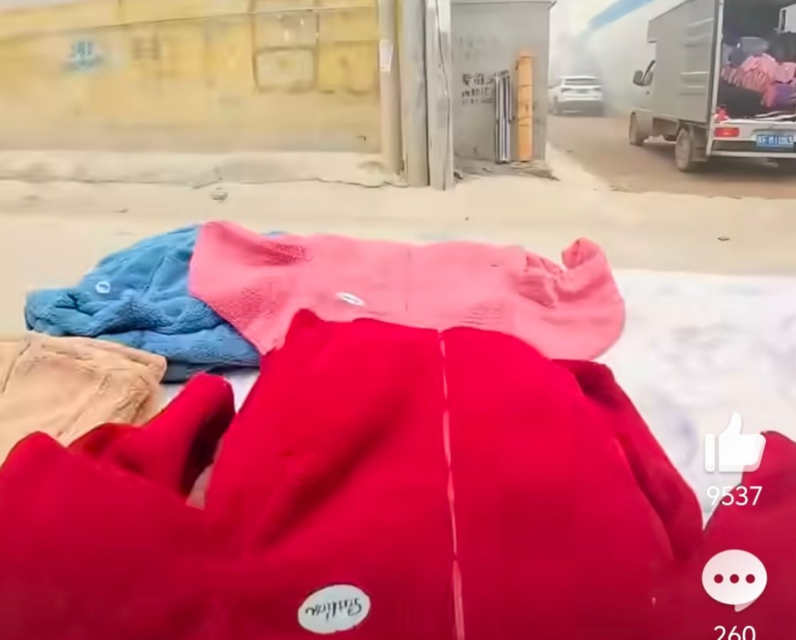 她一上午挣了我一个月的工资没做过，想问问，这种摆摊儿赚钱吗​​​