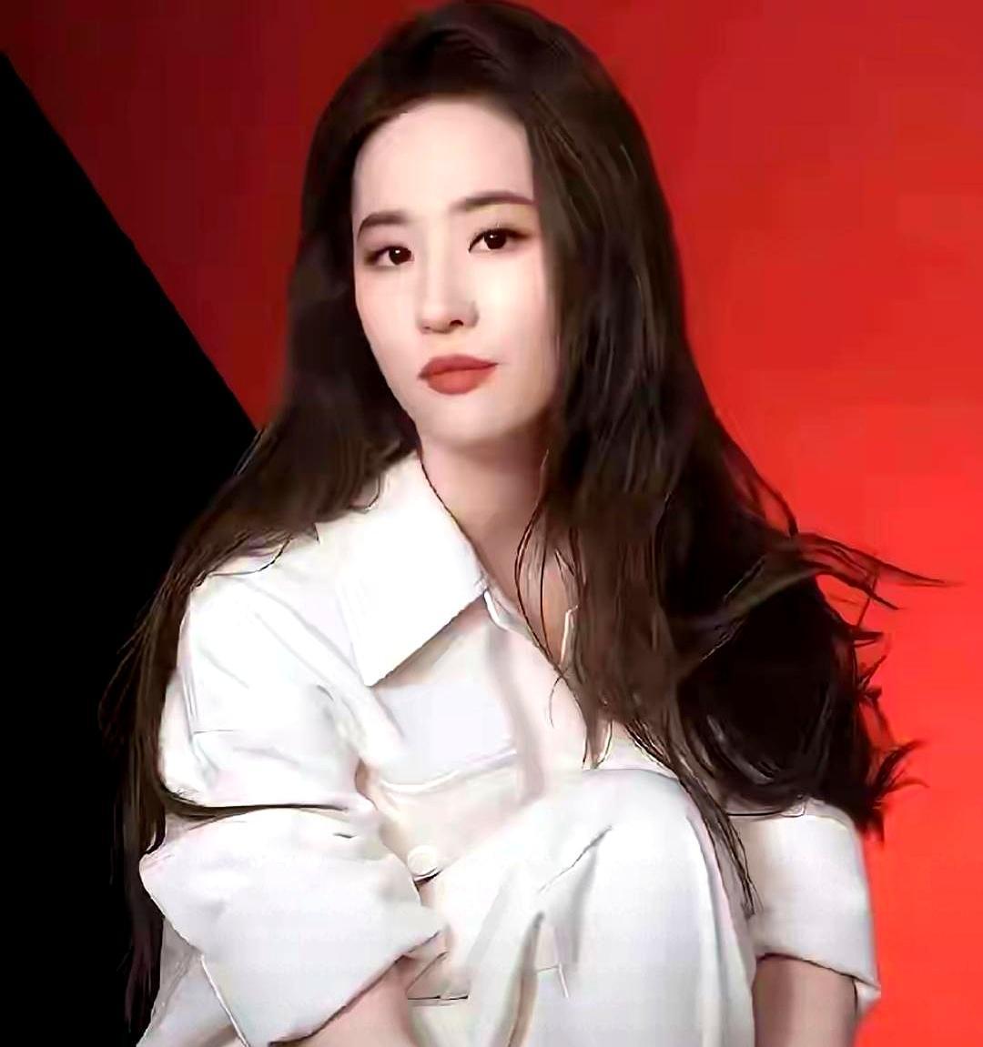 刘亦菲两年不拍戏，只为死守五千万天价片酬？你真以为她傻到跟钱过不去，活该被骂耍