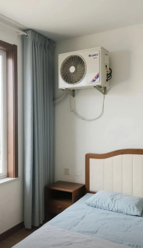 表弟学了三年安装空调，终于出徒了