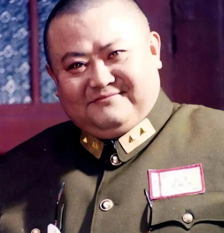 1949年，范绍增将七个妻子叫到身边，对她们说道:“现在实行一夫一妻了，你们七个