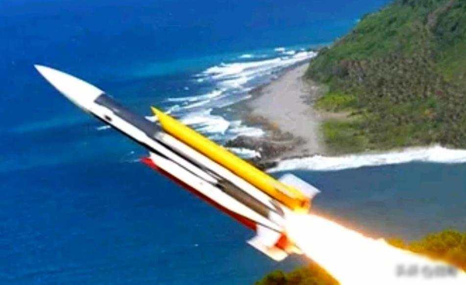 白船冒充海警，导弹藏在甲板下，他们真以为能赢？2025年12月29号那天，台