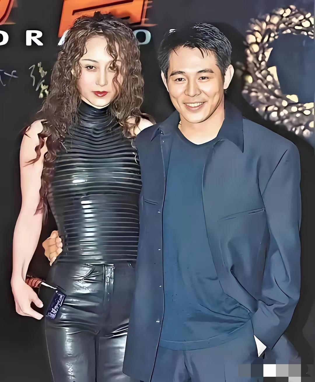 李连杰爱不爱利智，明眼人都看得出来，可利智未必是真心爱着他。两人同框时，李连